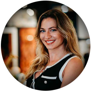 Kristen Karlovich art consultant Ocean Blue Galleries Key West Kristen Karlovich art consultant Ocean Blue Galleries Key West